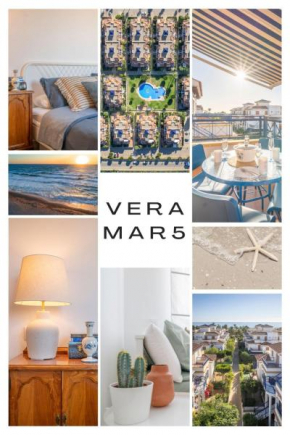 Apartamento ROSA del MAR Playas de Vera Andalucía Ático Acogedor con Calefacción en Primera Línea de Playa de Vera Piscina al Aire Libre Aparcamiento Gratuito WiFi Muy Rápido